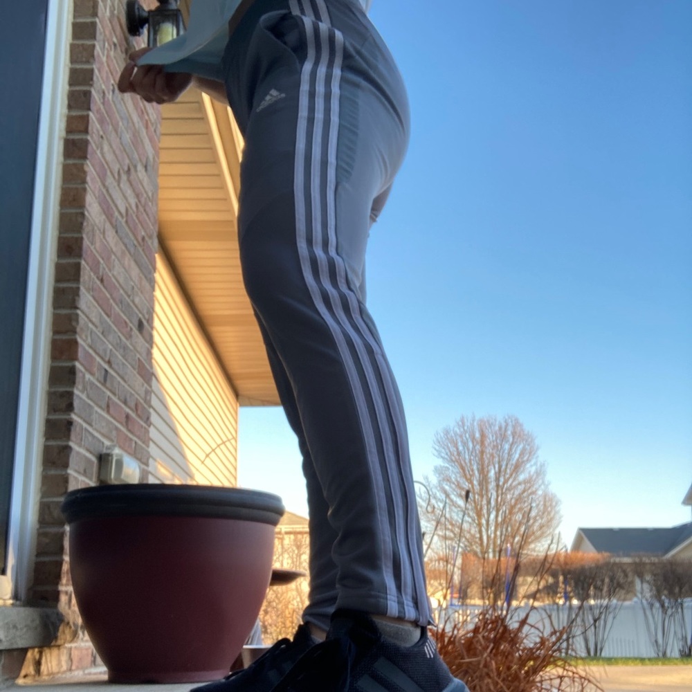 Women’s Adidas training pants Medium - Picture 3 of 5